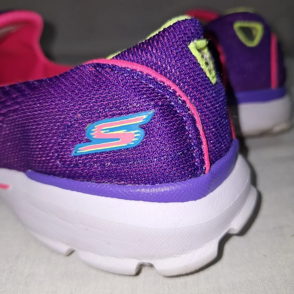 Skechers these goga